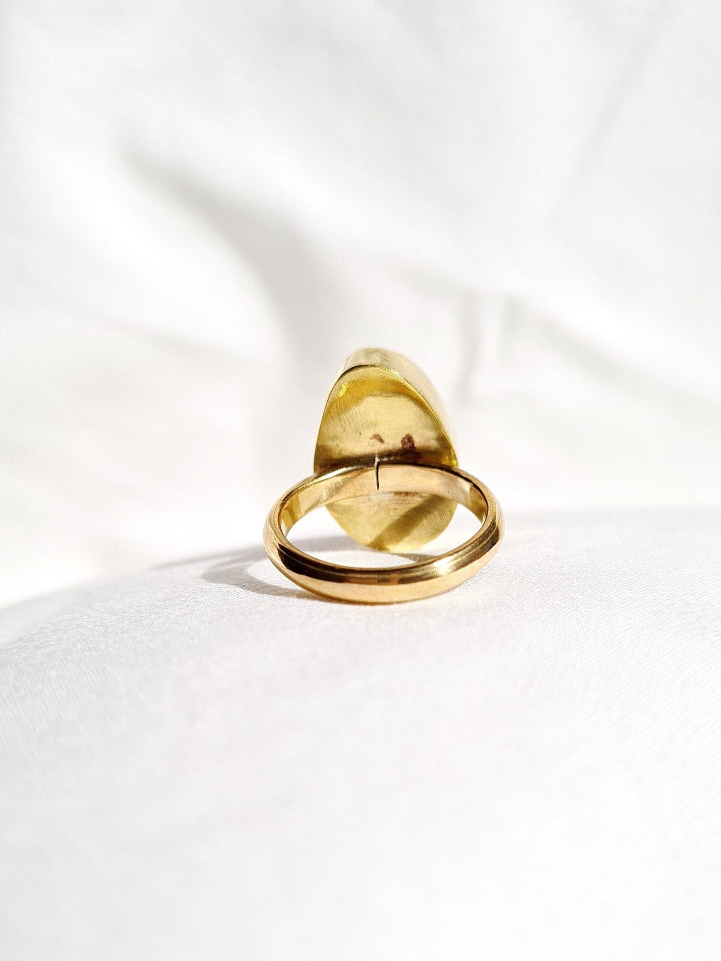 Cowrie shell ring– Brass