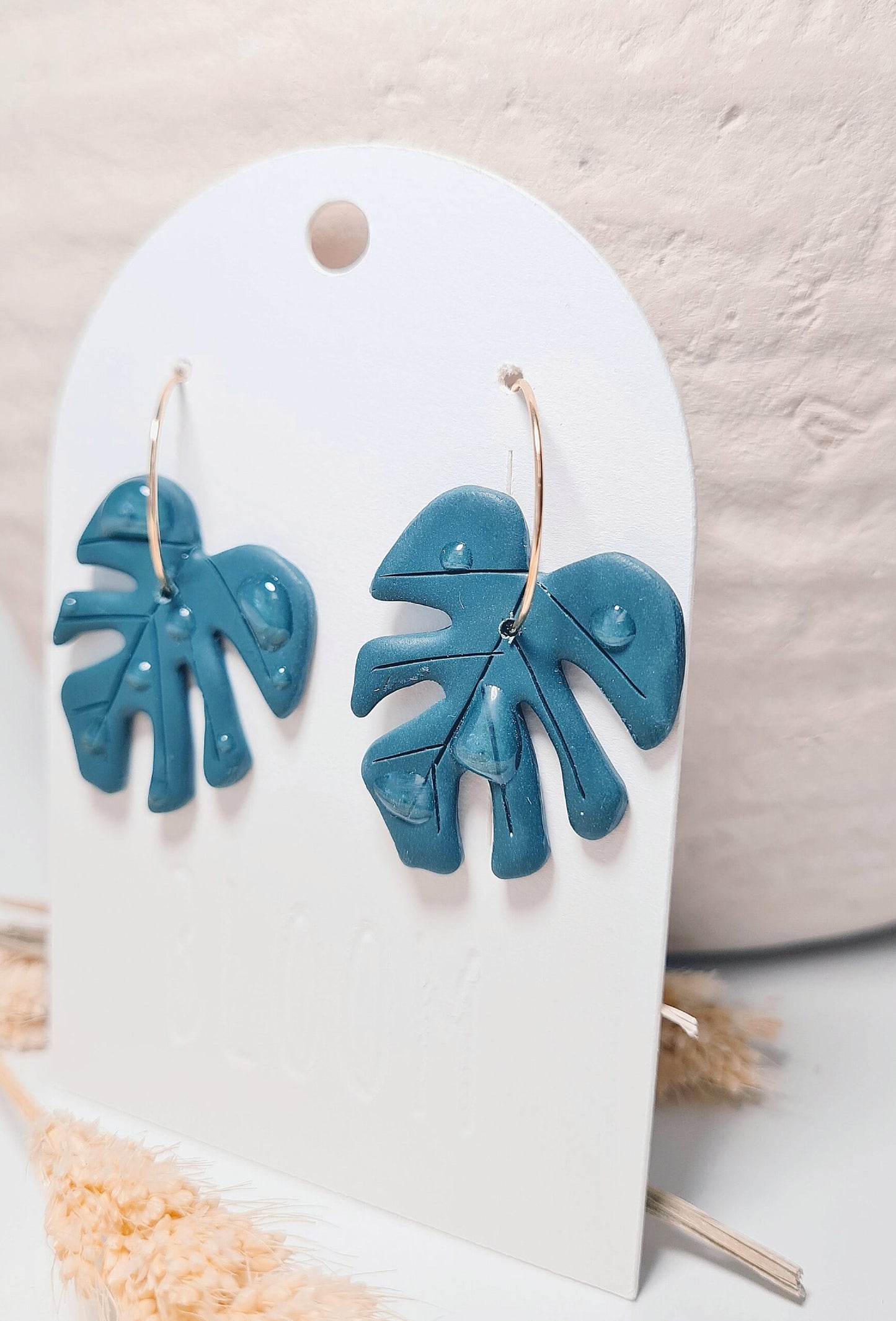 Green leaf - handmade clay earrings