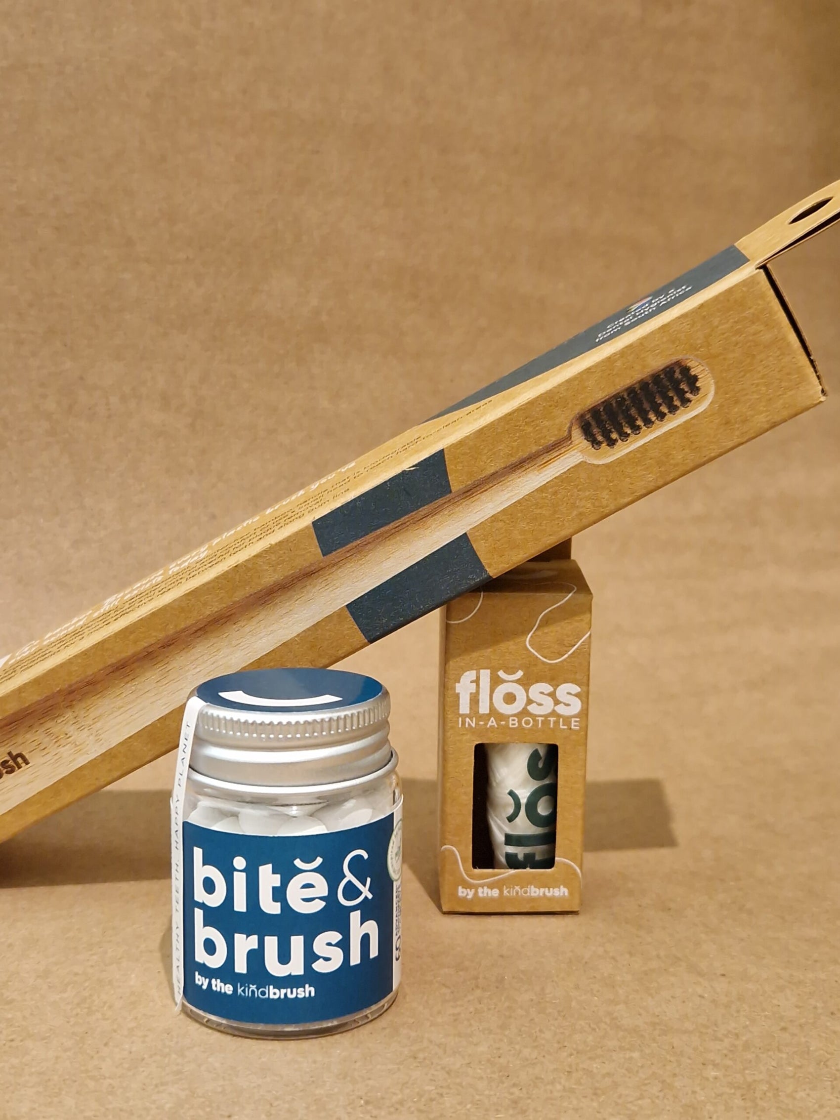 FLOSS-IN-A-BOTTLE