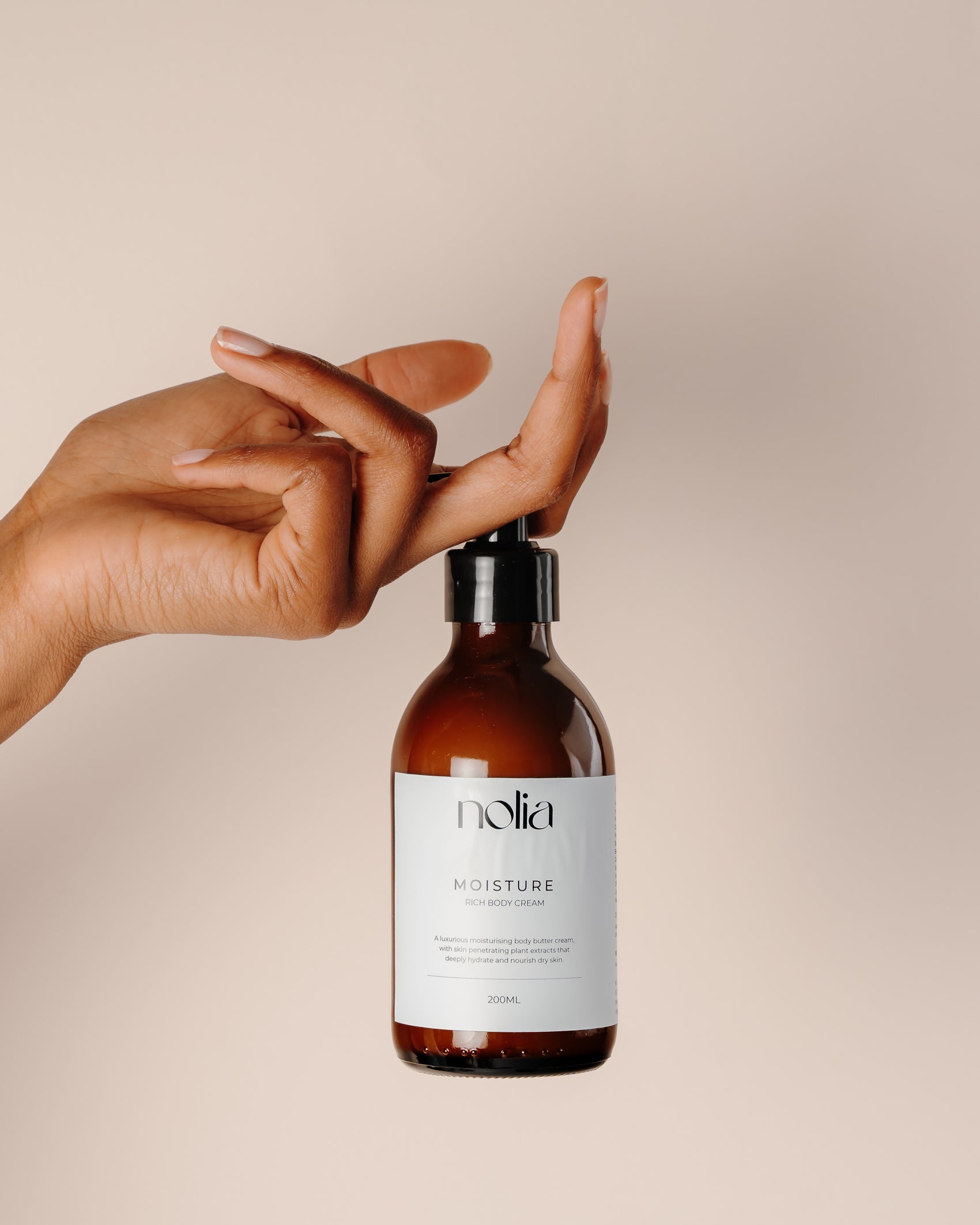 MOISTURE-RICH BODY CREAM