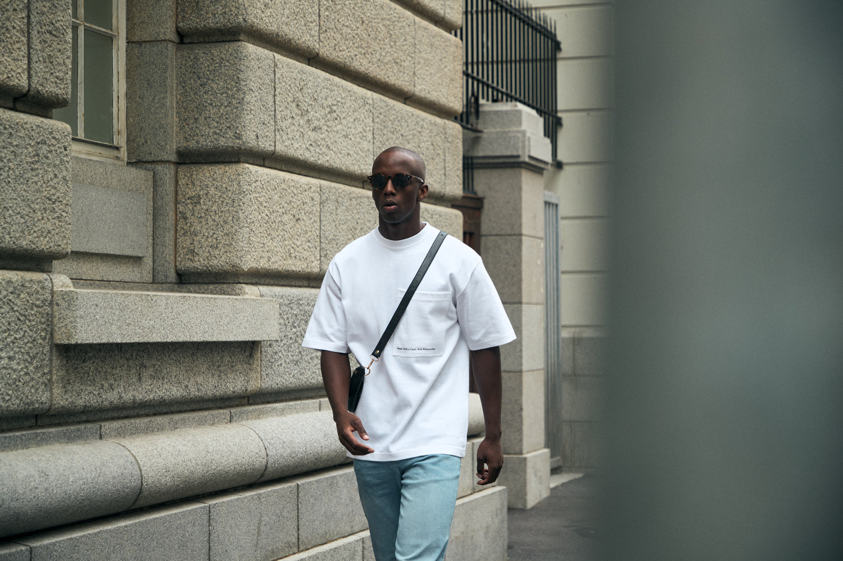 INDIGO T-SHIRT IN WHITE