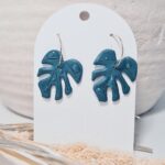 Green leaf - handmade clay earrings