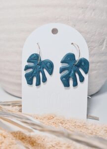 Green leaf - handmade clay earrings